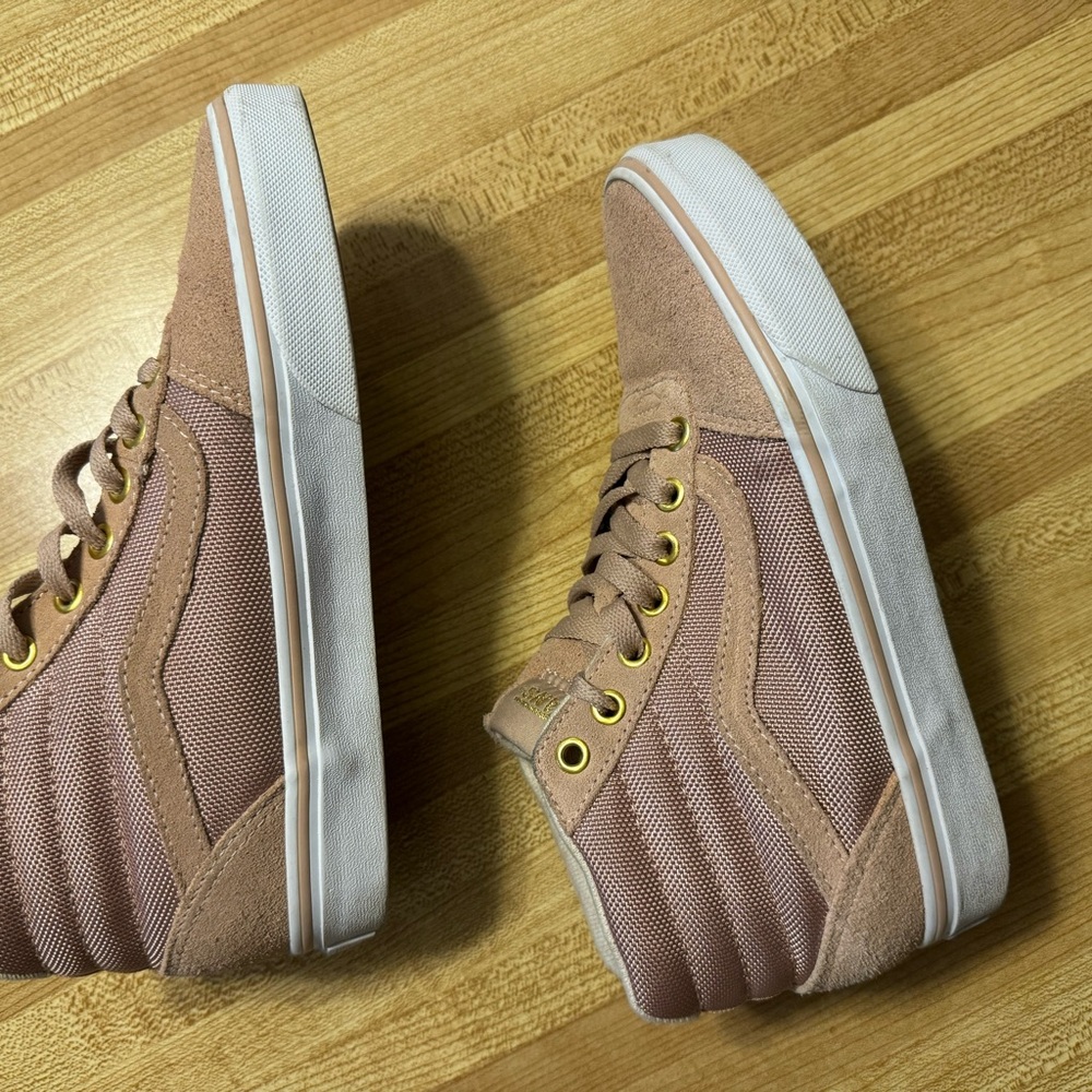 Vans Women's Sneakers in Pink and White